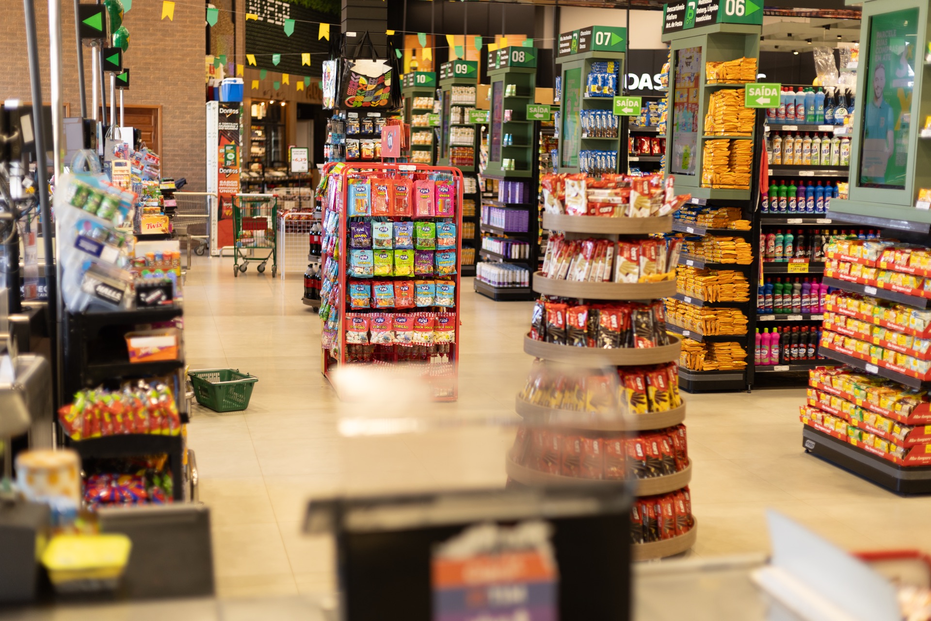 Supermercado Bonerjão com telas Midiativa